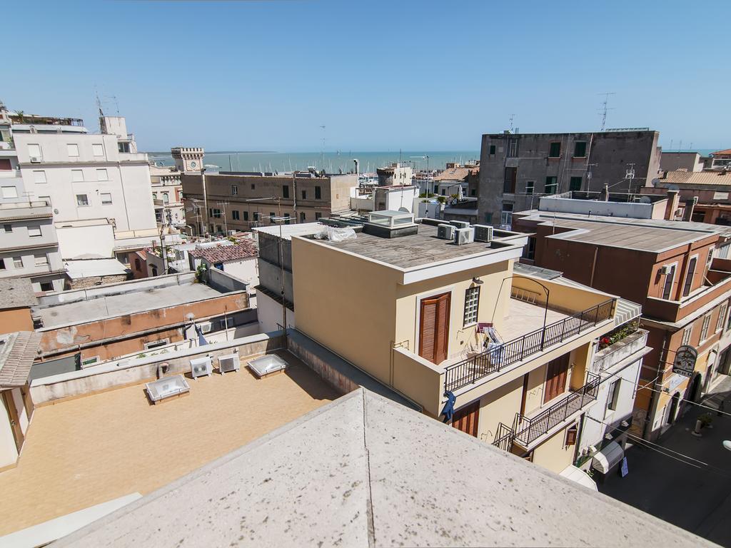 Отель La Casa Degli Artisti 1 Неттуно Номер фото