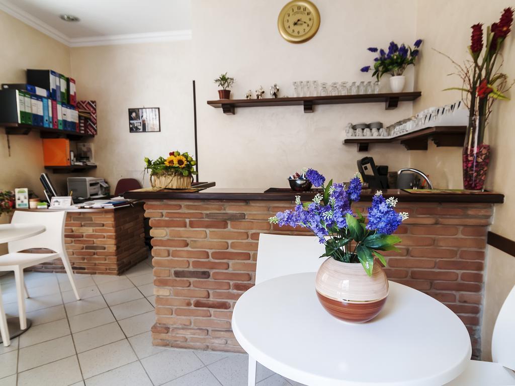 Отель La Casa Degli Artisti 1 Неттуно Экстерьер фото